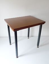 TABLE BASSE CHEVET PIEDS  en