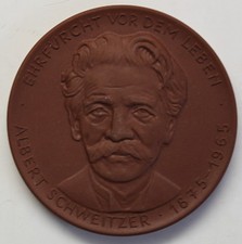 Medal Albert Schweizer around 1970 porcelain Meissen Germany Böttcherstein SF