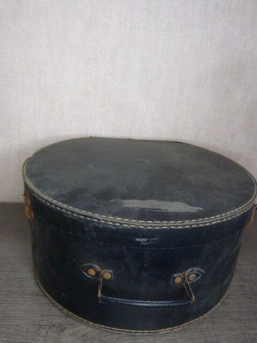 Ancienne boite chapeau en - chapeau,