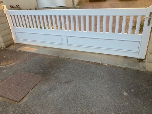 Portail coulissant pvc - portail,