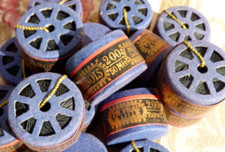 Mercerie ancienne, lot 2 petites bobines de fil de lin extra "Au chinois" N°200