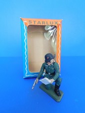 STARLUX / GERMAN ARMY: GERMAN SOLDIER ON HIS KNEES with STARLUX box