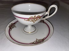 tasse ancienne Porcelaine Fine Piédouche Collection vitrine