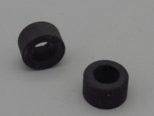 2 pneus arrières pour voiture