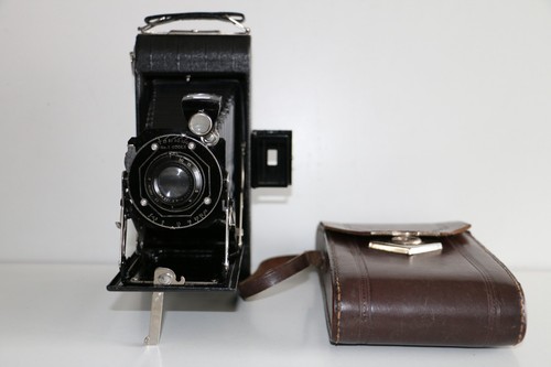 Appareil photo ancien - , à