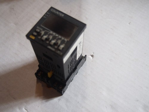 Compteur digital omron - digital,