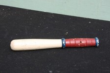 jouet d'enfant en bois petite matraque.