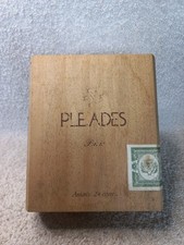 Pleades Paris Cigarette Box ..........2303