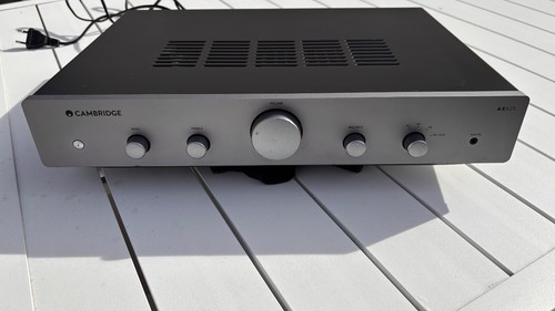 Amplificateur intégré fi - amplificateur, hi-fi