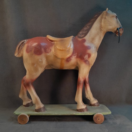 Ancien cheval jouet avec - de,