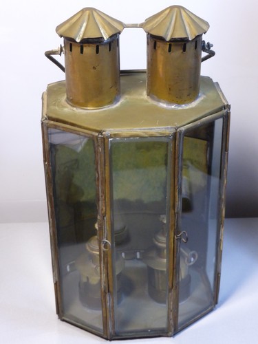 Ancienne lampe pétrole - à,