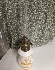 Lampe à pétrole ancienne en