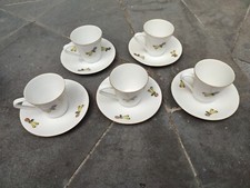 Série de 5 tasses et sous