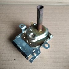 Monté avec moteur de barbecue