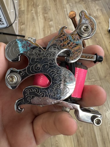 Hand engraved guy tatoueur - guy,