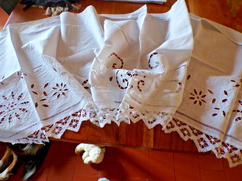 Linge ancien dessus meuble - linge, de