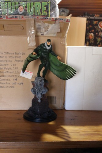Statue vulture - vulture, vautour)