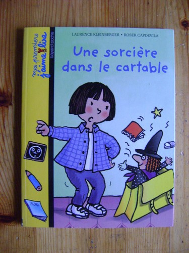 Une sorcière dans cartable - sorcière,
