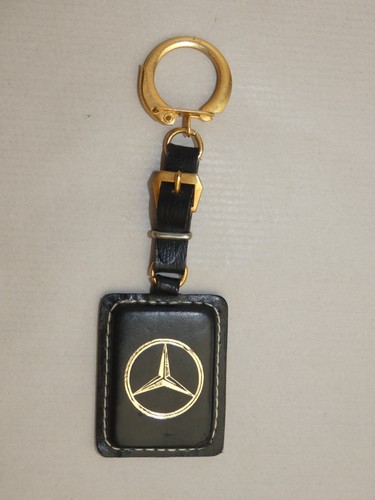 Ancien porte clé cuir - porte,
