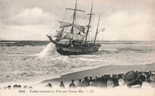 29 SAILBOAT RETURNING TO PORT