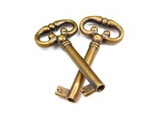 Lot 2 clés,clefs,Cuisse de