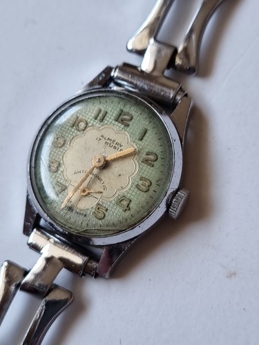 Jolie montre femme - femme, art