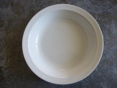 Ancien plat blanc - creux, et