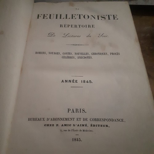 Feuilletoniste répertoire - feuilletoniste,
