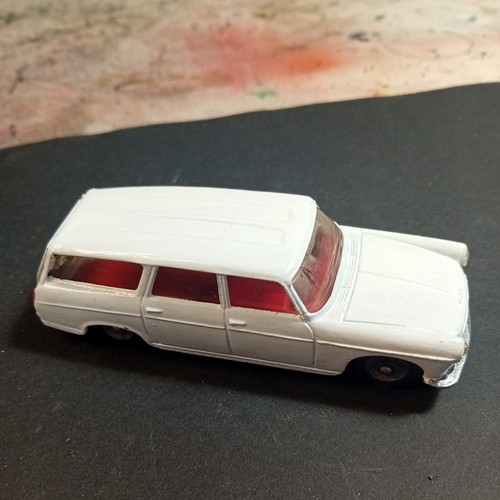 Dinky toys peugeot 404 - dinky,