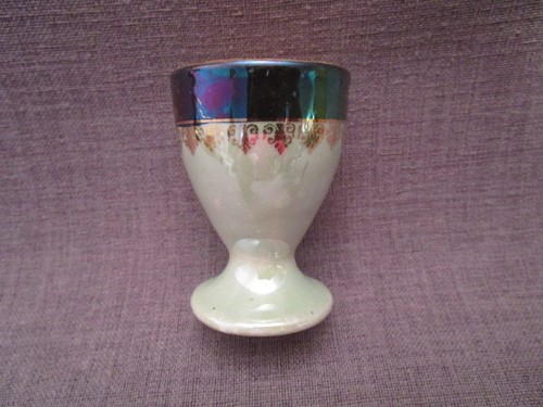 Coquetier ancien porcelaine - en,