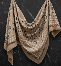 Grande Echarpe carrée laine