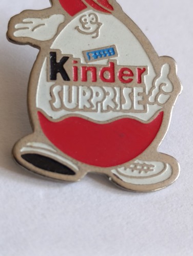 Pin kinder surprise fond - pin's,