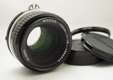 Excellent : Nikon NIKKOR 50mm