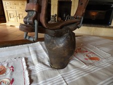 Ancienne grosse cloche de