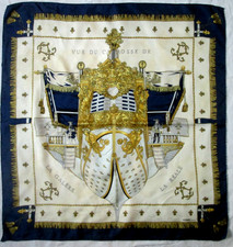 HERMÈS "Vu du CARROSSE " foulard 100% soie  en TBEG vintage
