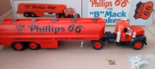 CAMION MACK B TANKER PHILLIPS 66  MARQUE JMT PLASTIQUE TAILLE ENV 40CM 1:43 SUPE