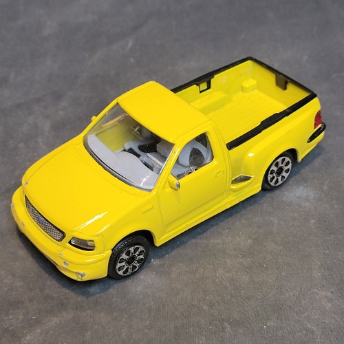 Petite voiture miniature