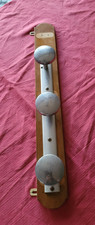 VINTAGE PORTE MANTEAU /PATERE MURALE BOIS ET CHROME  3 BOULES 65 CM