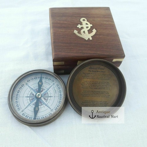 Ancienne boussole calendrier