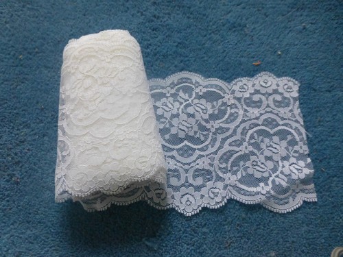 Ancienne dentelle sur tulle - dentelle,