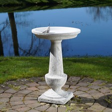 Bain d'oiseaux avec colonne