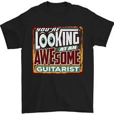 Looking At un Impressionnant Guitariste Guitare T-Shirt 100% de Coton