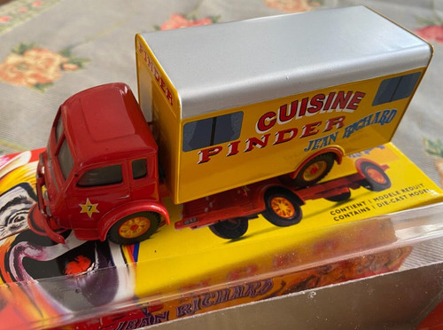 Corgi pinder renault fourgon - corgi,