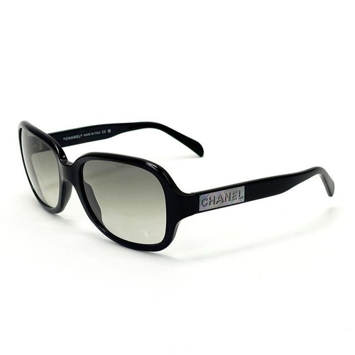 Chanel side logo mother - side, of