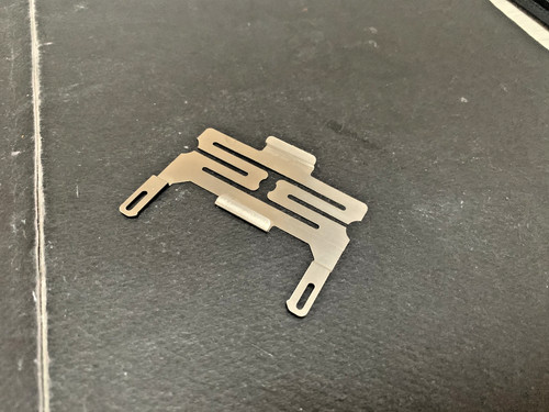 Plaque fixation pour signal - plaque,