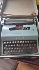 Olivetti Lettera 32 Machine à écrire vintage avec étui