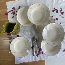 6 assiettes creuses faïence