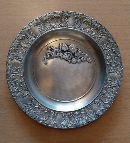 Assiette étain à - assiette, en