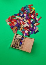 Jetons de Nain Jaune et dés