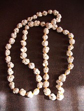 GRAND ET BEAU COLLIER EN